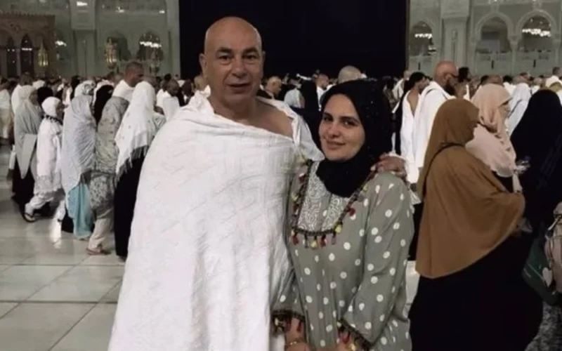 بصحبة أسرته.. تأدية حسام حسن مناسك العمرة تثير تفاعلاً واسعاً عبر المنصات